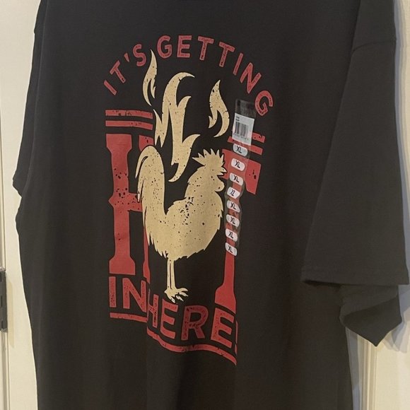 Graphic T-shirt - Picture 3 of 3